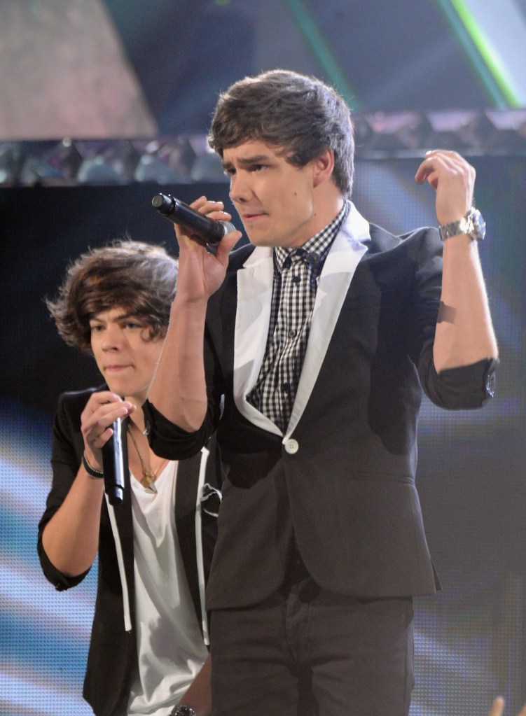 Harry Styles and Liam Payne perform at the 2012 Nickelodeon's Kids' Choice Awards