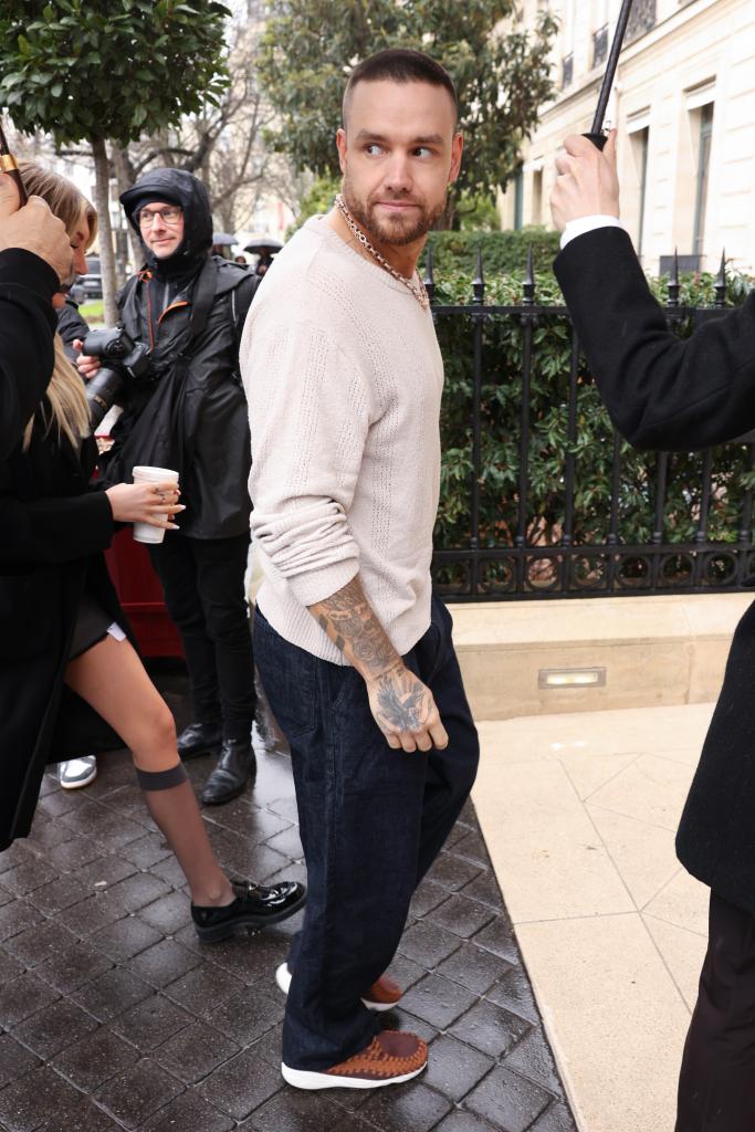 Liam Payne and Kate Cassidy  arrive at their hotel on March 02, 2024 in Paris, France.