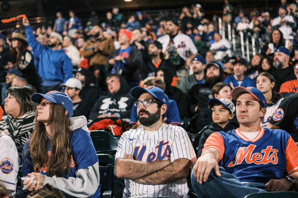 But late in the game, as it appeared a Mets loss was inevitable, fans started streaming out of the venue for the last time this year.