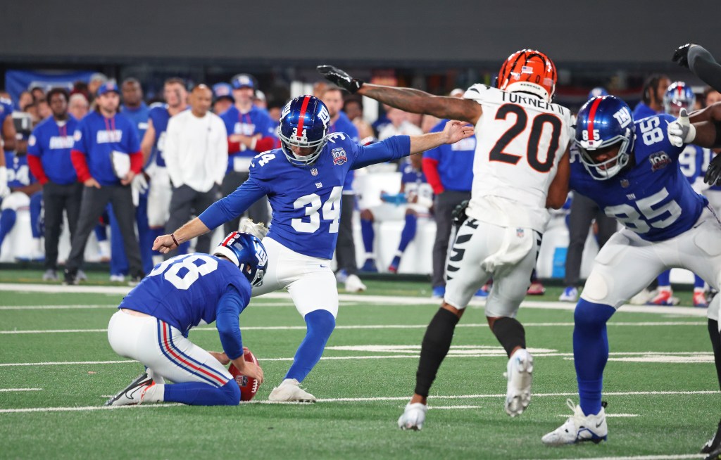 Greg Joseph misses a field goal during the Giants' loss to the Bengals on Oct. 13, 2024.