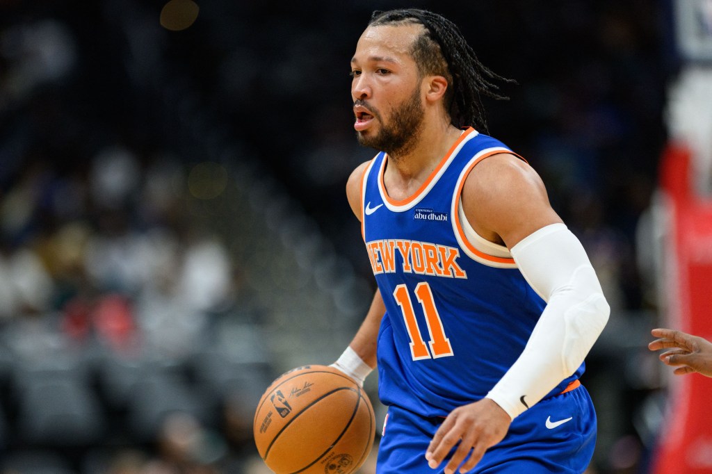 Jalen Brunson dribbles during the Knicks-Wizards preseason game on OCt. 18, 2024. 