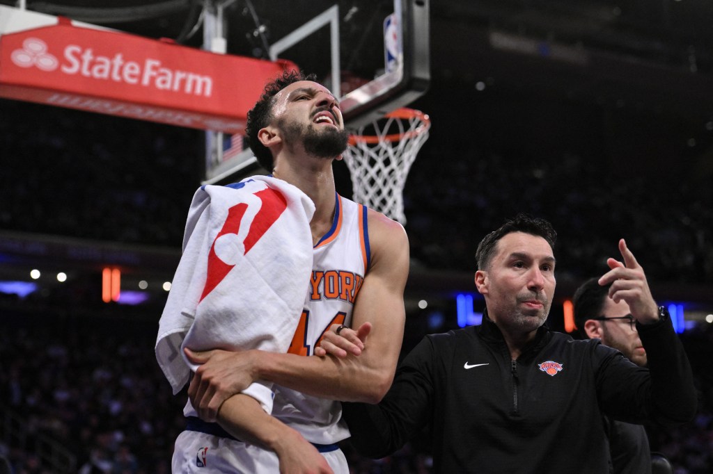 Landry Shamet injures his shoulder during the Knicks-Hornets preseason game on Oct. 15, 2024. 