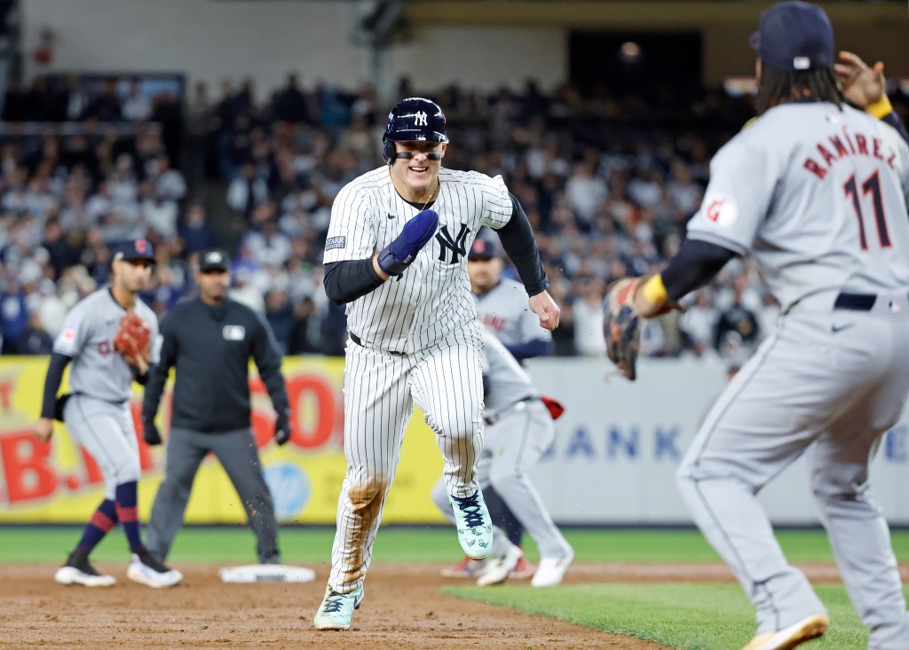 Yankees first baseman Anthony Rizzo is caught in a rundown in the 6th inning during Game 2.