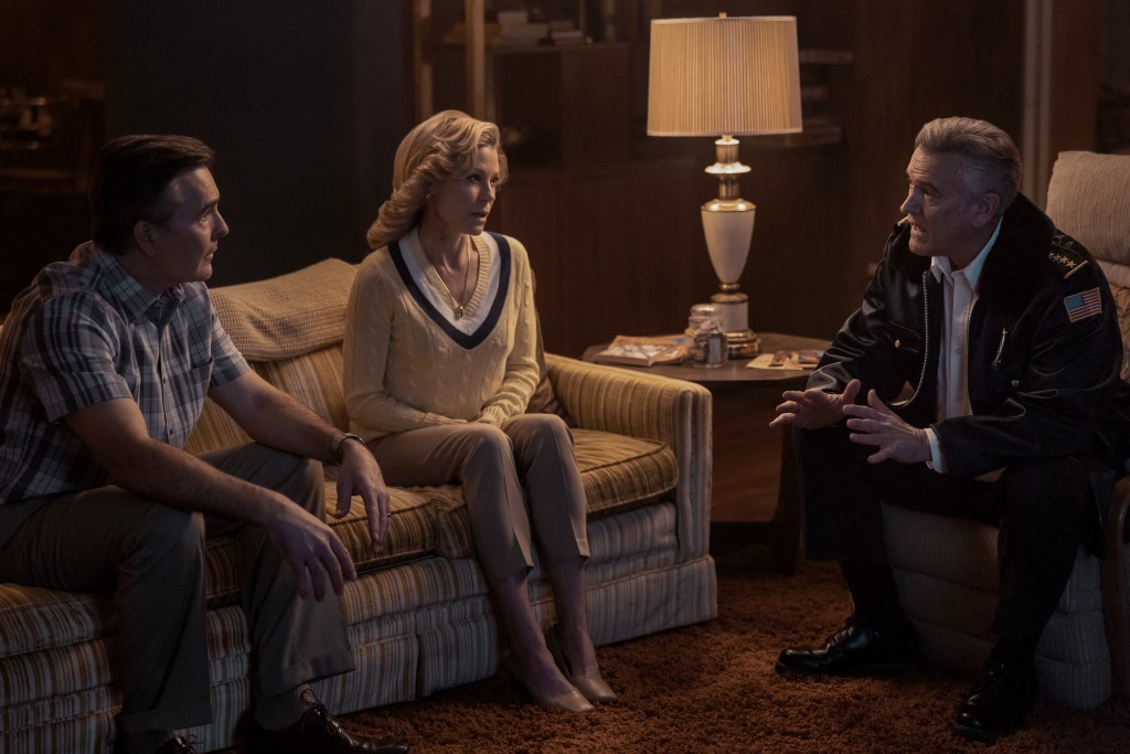 "Hysteria!" -- "Speaking in Tongues" Episode 105 -- Pictured: (l-r) Nolan North as Gene, Julie Bowen as Linda, Bruce Campbell as Chief Dandridge.