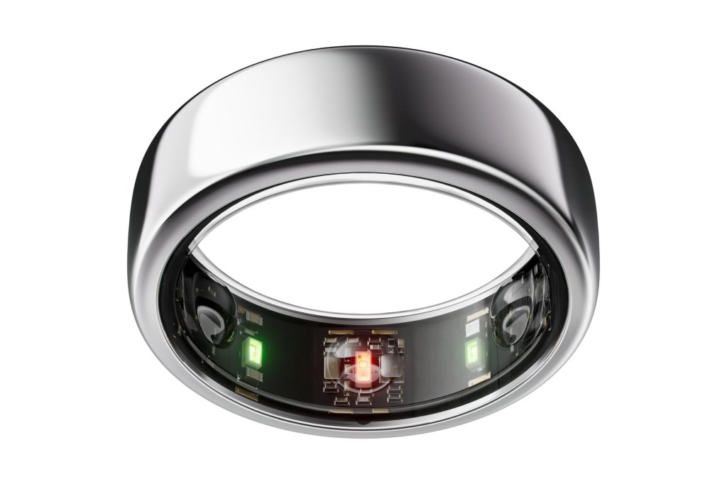 Silver ring with a red and green light