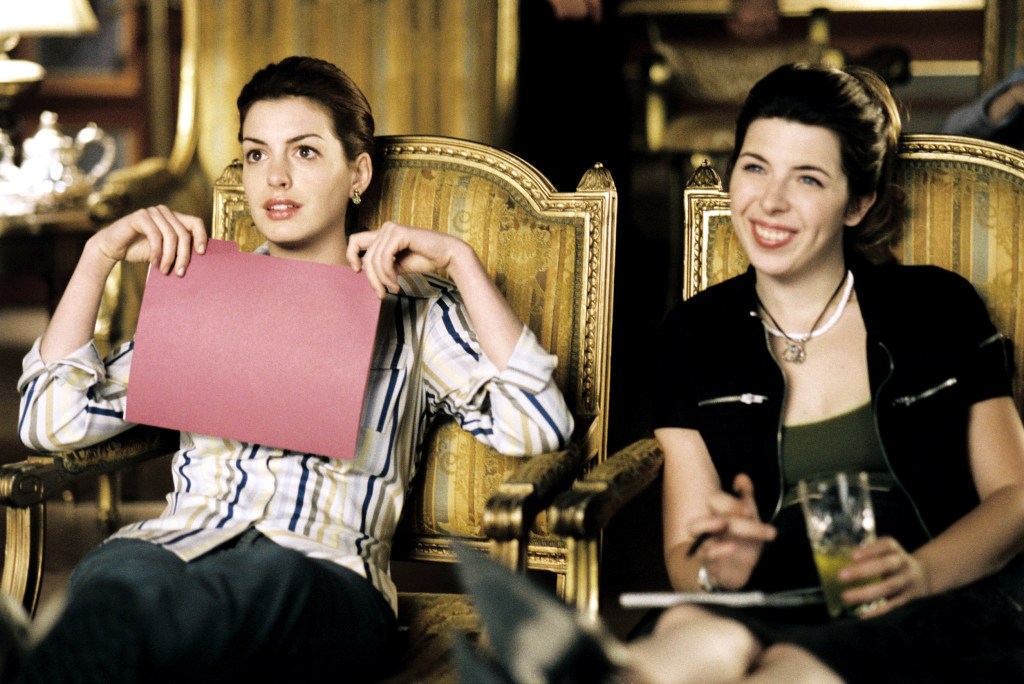 Anne Hathaway, Heather Matarazzo in the 2004 sequel "The Princess Diaries 2."