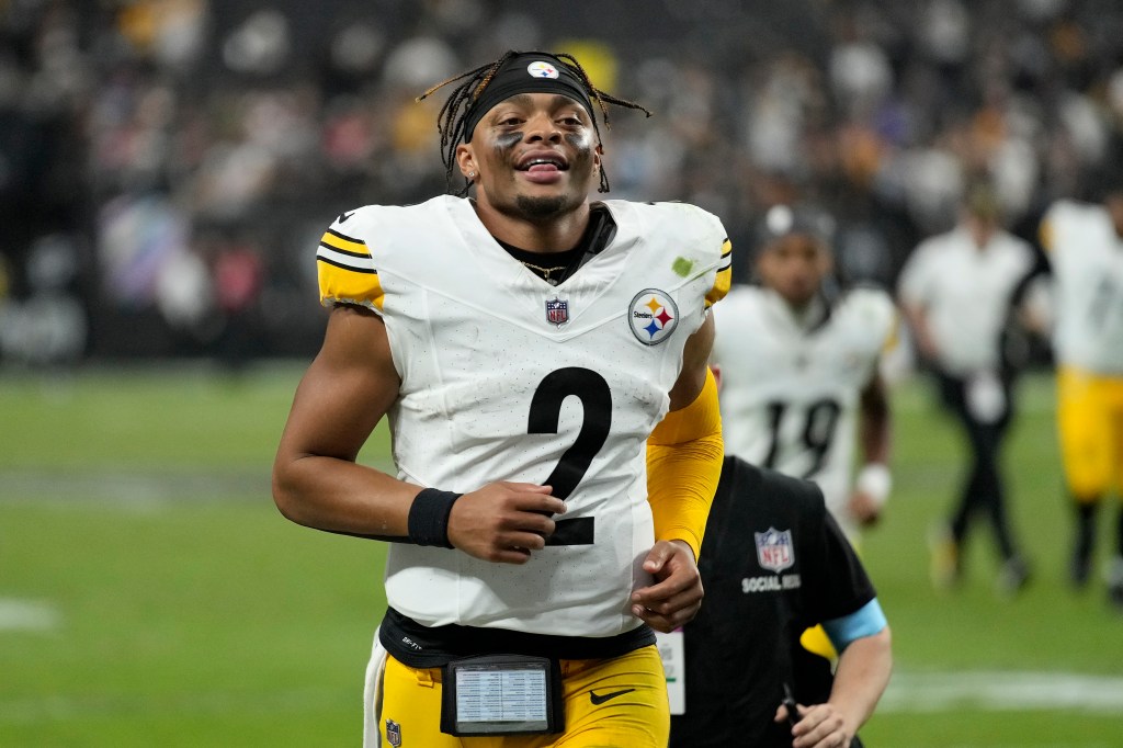 Justin Fields started for the Steelers earlier this season.