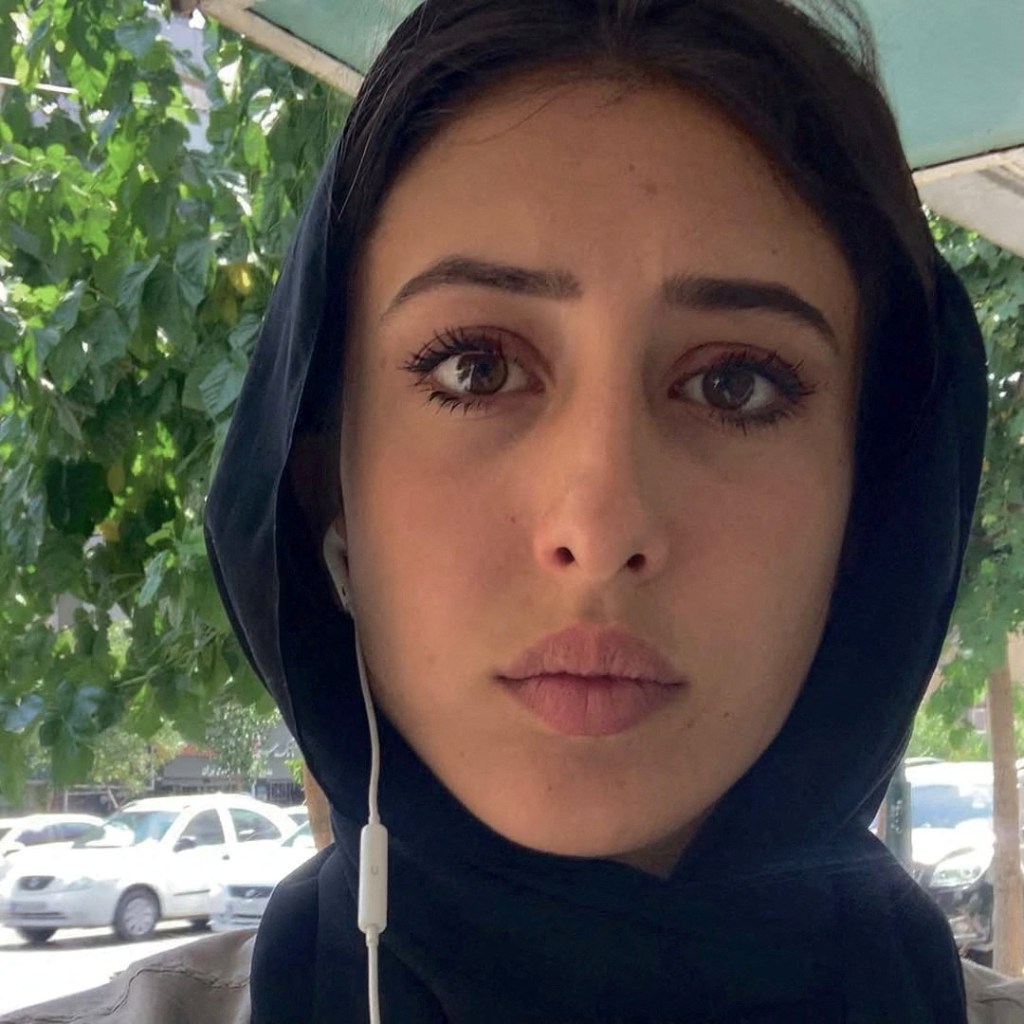 Cecilia Sala wearing hijab in selfie.