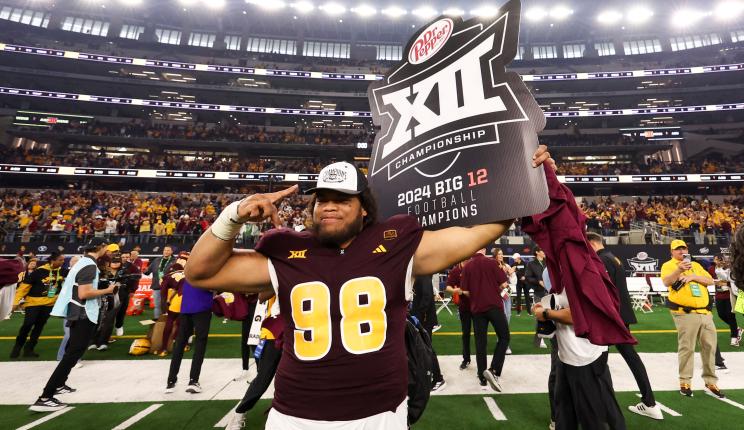 Arizona State long snapper Drew Doyle (98) celebrates after the game against the Iowa State Cyclones at AT&T Stadium.