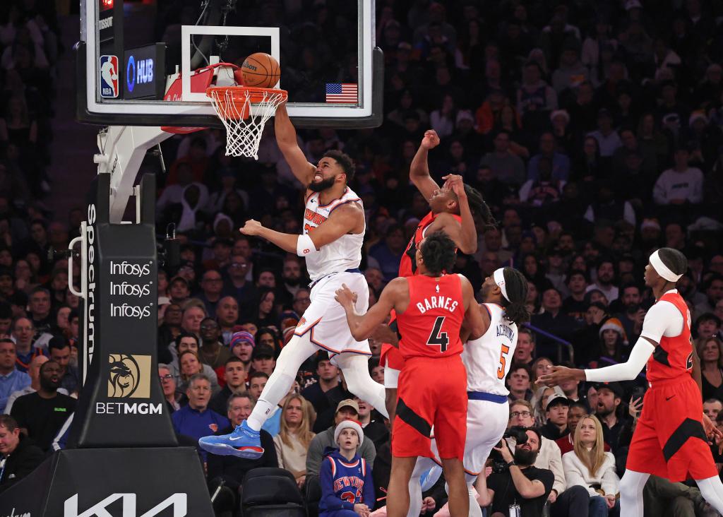 Knicks center Karl-Anthony Towns (32) puts up a shot during the second half when the New York Knicks played the Toronto Raptors