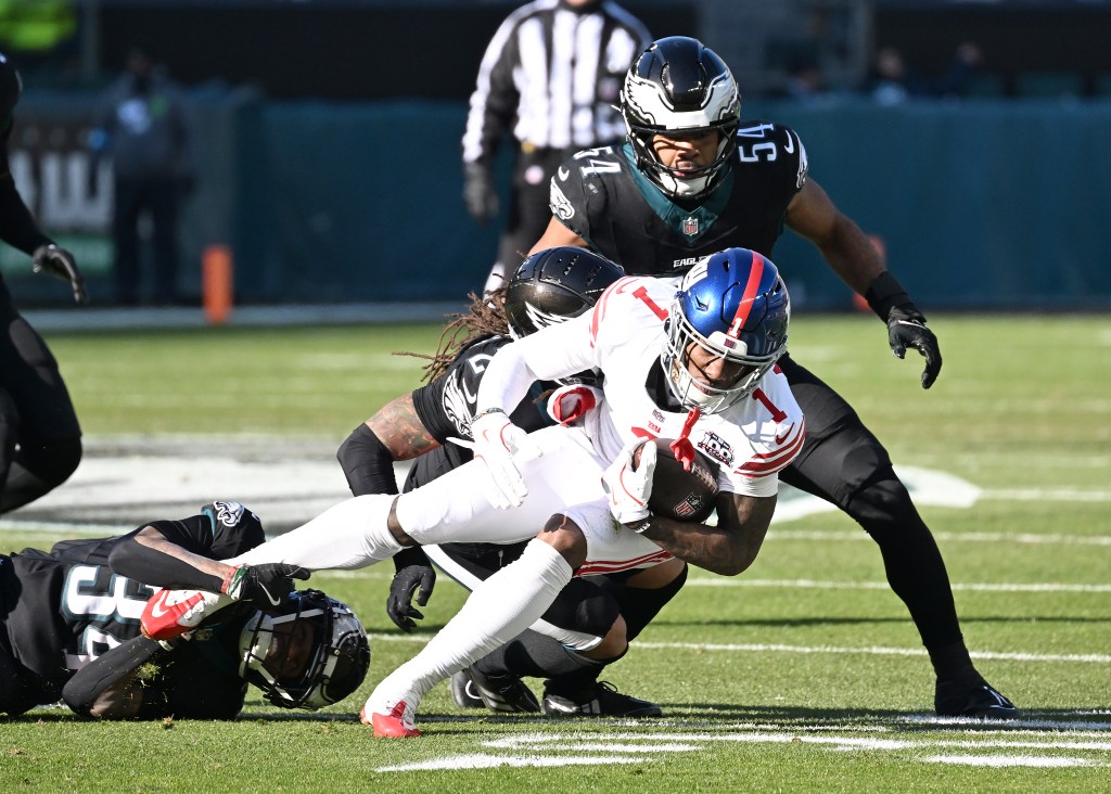 Malik Nabers makes a catch during the Giants-Eagles game on Jan. 5, 2024. 