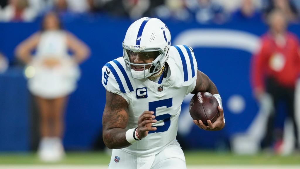 Indianapolis Colts quarterback Anthony Richardson (5) runs the ball during the first half of an NFL football game against the Tennessee Titans, Dec. 22, 2024, in Indianapolis.