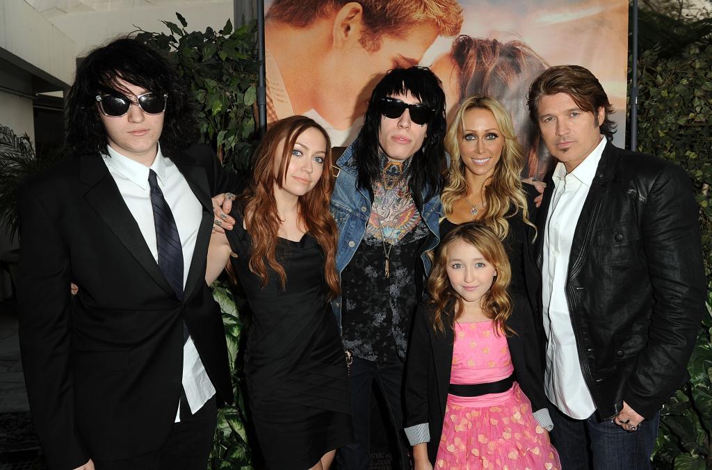 Braison Cyrus, Brandi Cyrus, Trace Cyrus, Noah Cyrus, Tish Cyrus, and Billy Ray Cyrus at "The Last Song" premiere in 2010