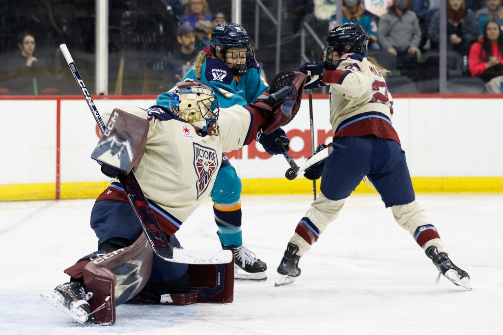 Montréal's Victoire Ann-Renée Desbiens makes a save during the second period.