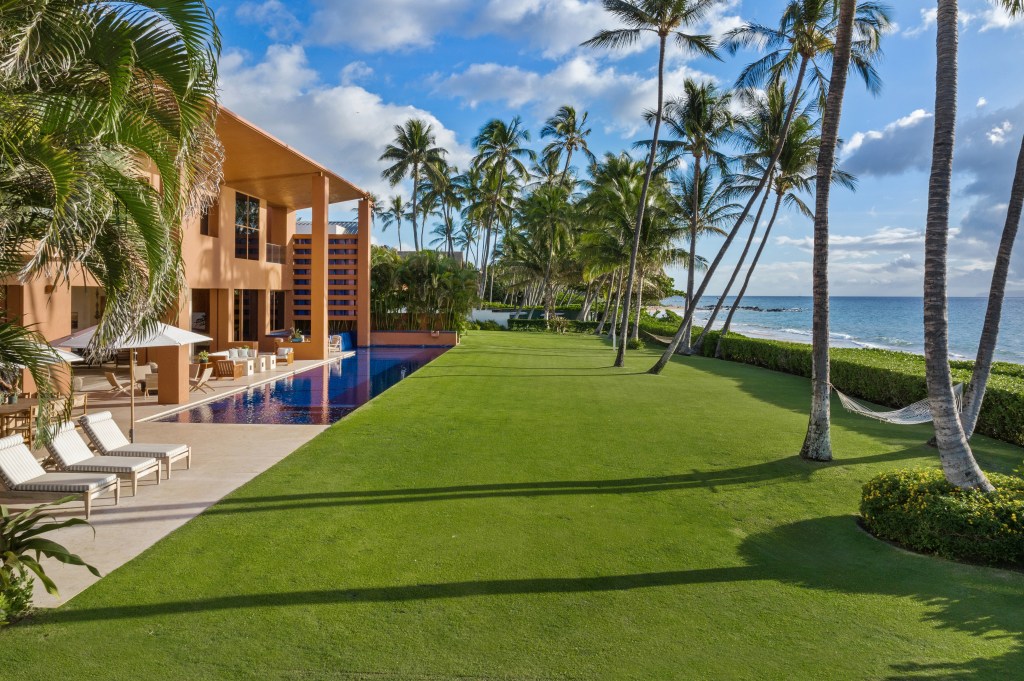 The couple, who previously sold their Malibu home for $70.4 million, hope the auction’s timeline will attract serious buyers.