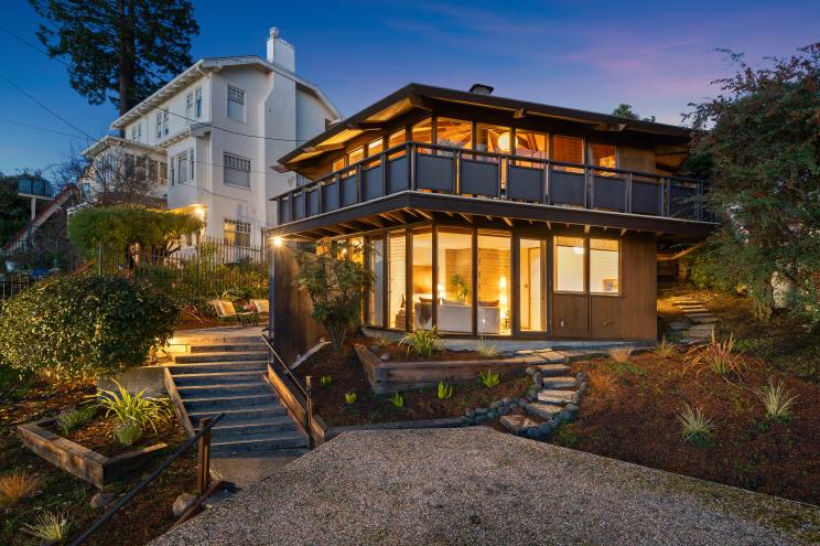 San Francisco area Hexagonal mid-century modern home sells 101% over asking in 14 days.