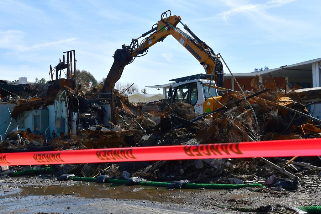 Debris Removal at Palisades Charter High School