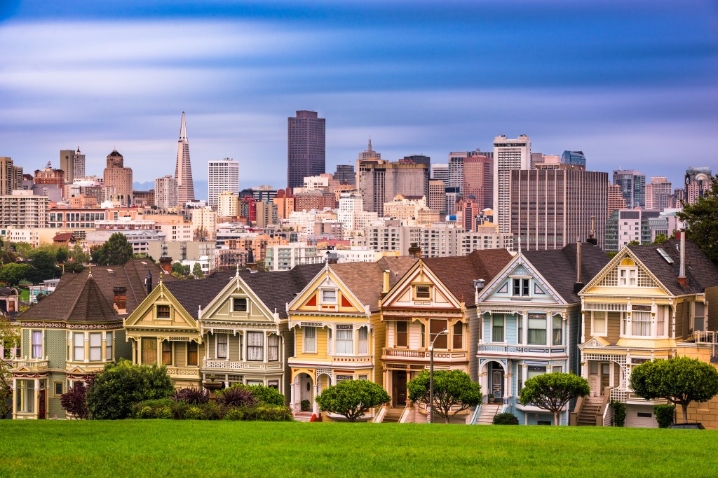 San Francisco, California cityscape at Alamo Square.
