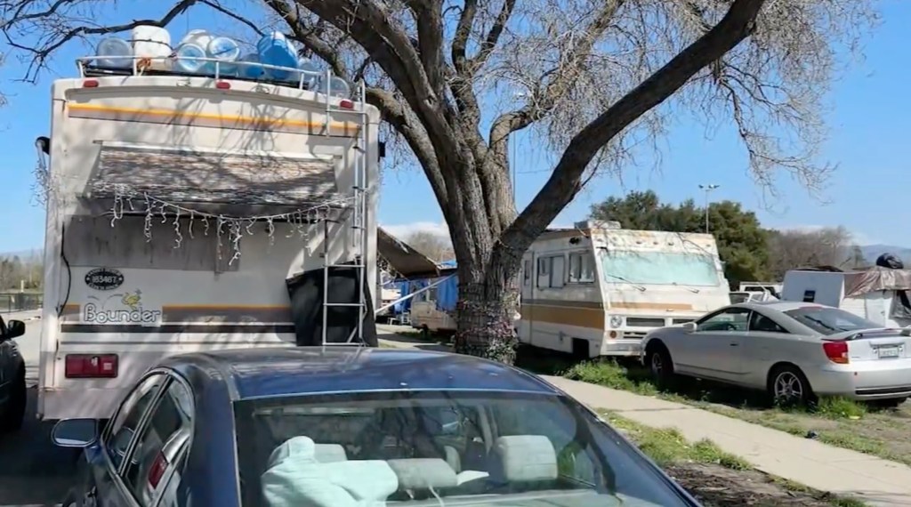 vans being rented to live in