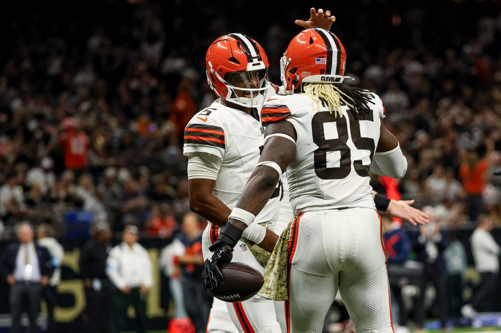 Jameis Winston celebrates with David Njoku during the Browns' game against the Saints on Nov. 17.