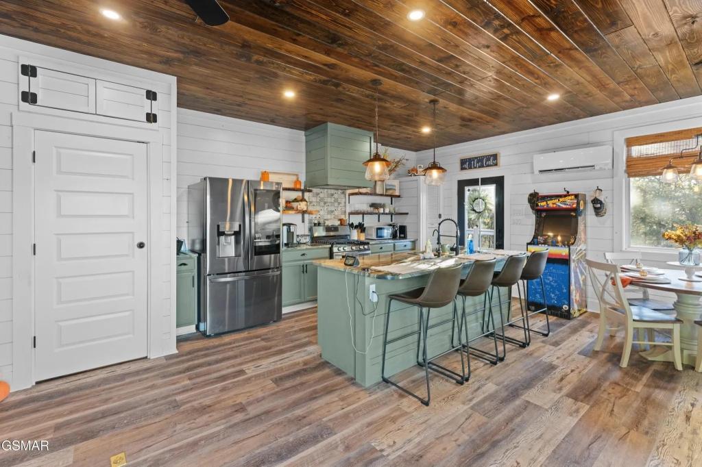 The lake house's new kitchen.