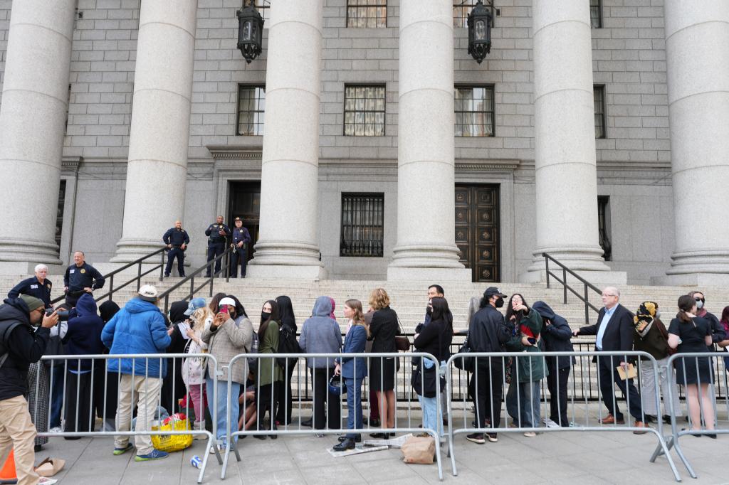Luigi Mangione supporters outside of court.