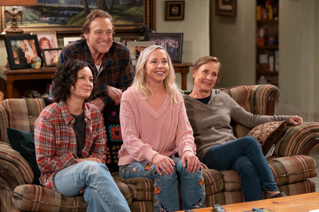 From left: Sara Gilbert, John Goodman, Lecy Goranson and Laurie Metcalf on "The Conners" 