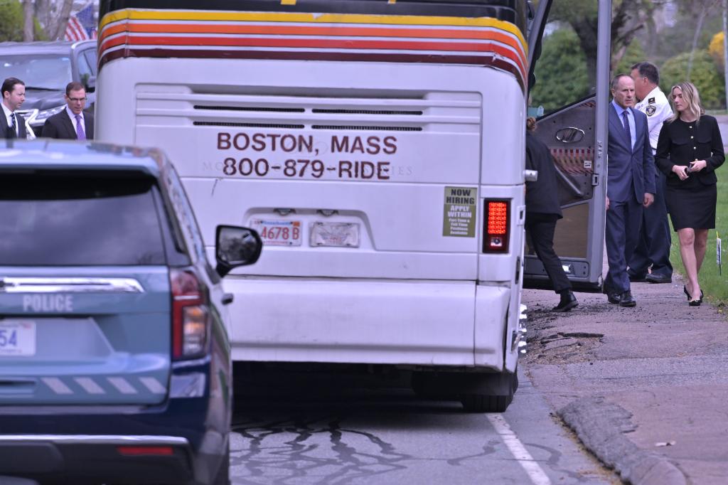 Bus carrying Karen Read jury.