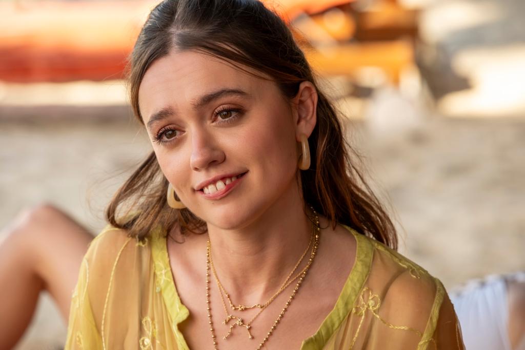 Aimee Lou Wood in "The White Lotus"