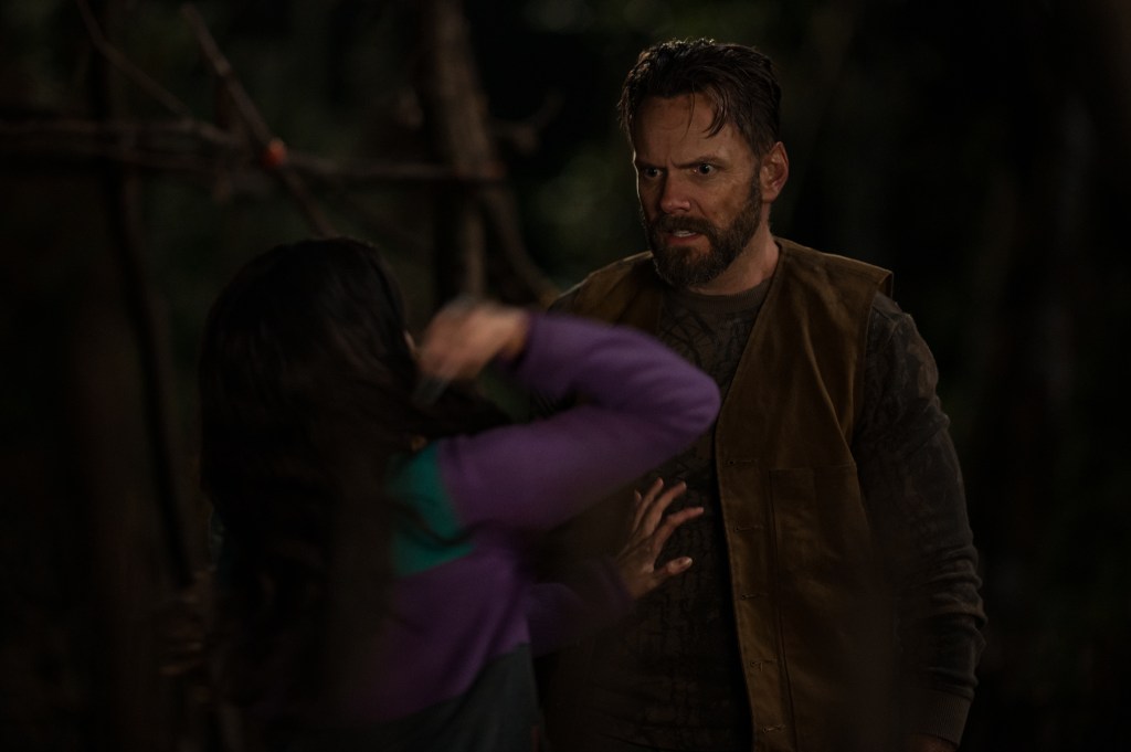 Joel McHale as Kodiak in "Yellowjackets" Season 3.