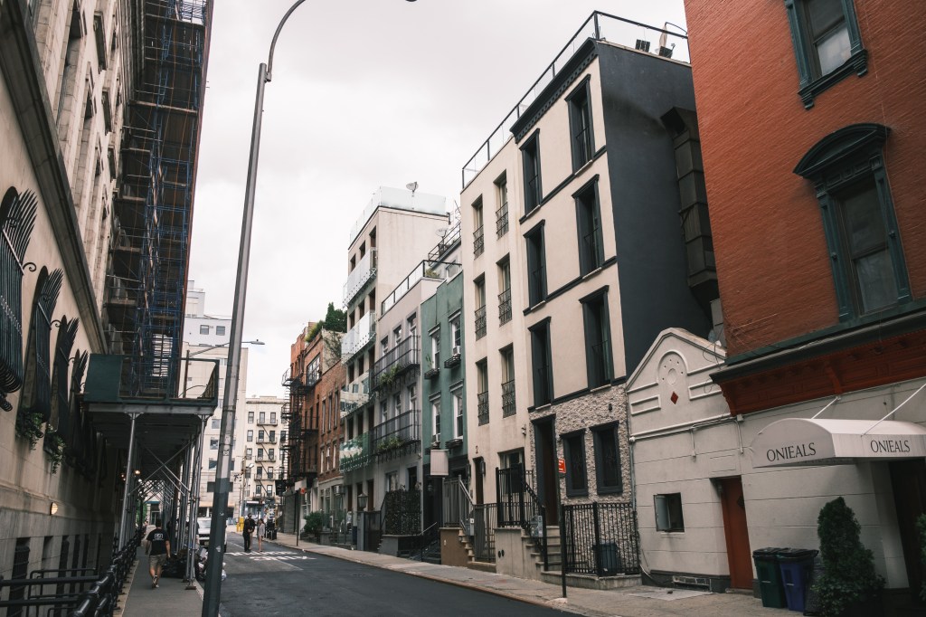 With all-cash sales dominating over 60% of transactions and even high earners struggling to buy, the market is tilting toward the ultra-wealthy.