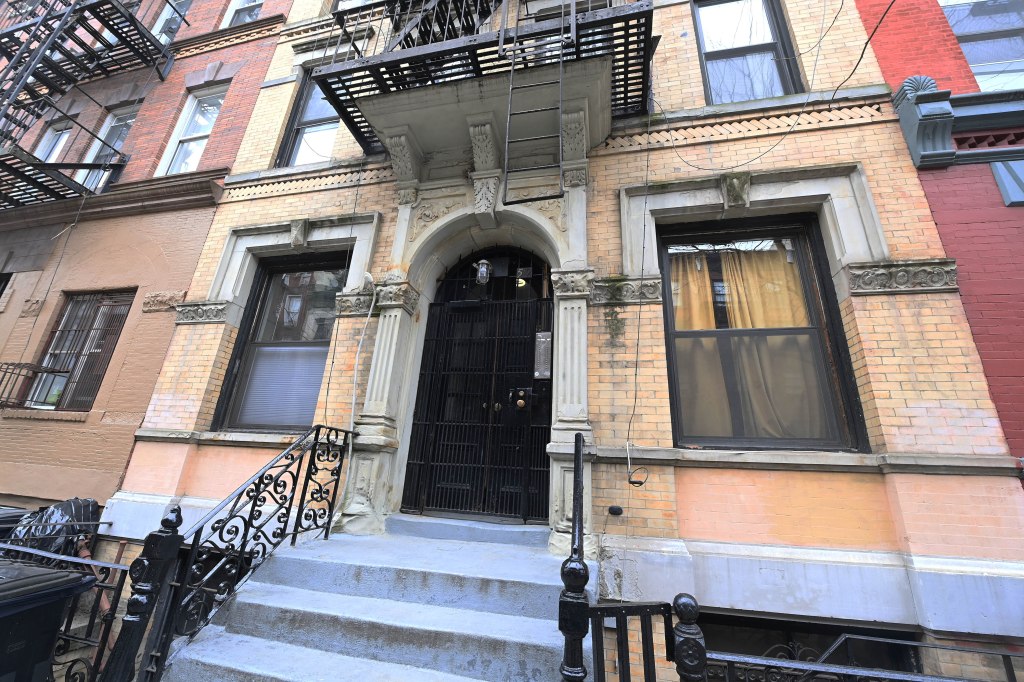 A building at 516 East 12th St. in the East Village, New York illustrating the drop in demand and rental prices in NYC apartment rentals