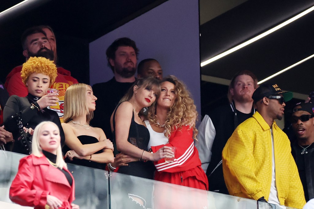 Taylor Swift and Blake Lively huge at a football game