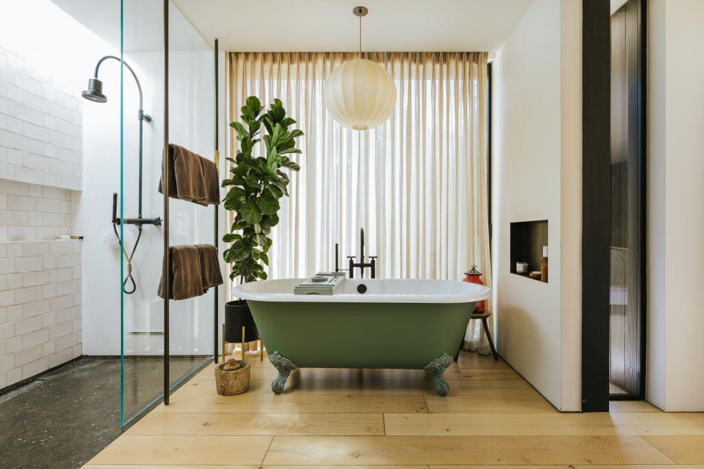 The primary bedroom's ensuite bathroom.