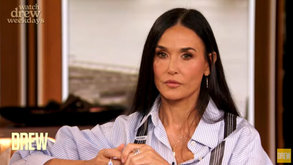 Demi Moore preparing for iconic bikini scene in 'Charlie's Angels: Full Throttle'