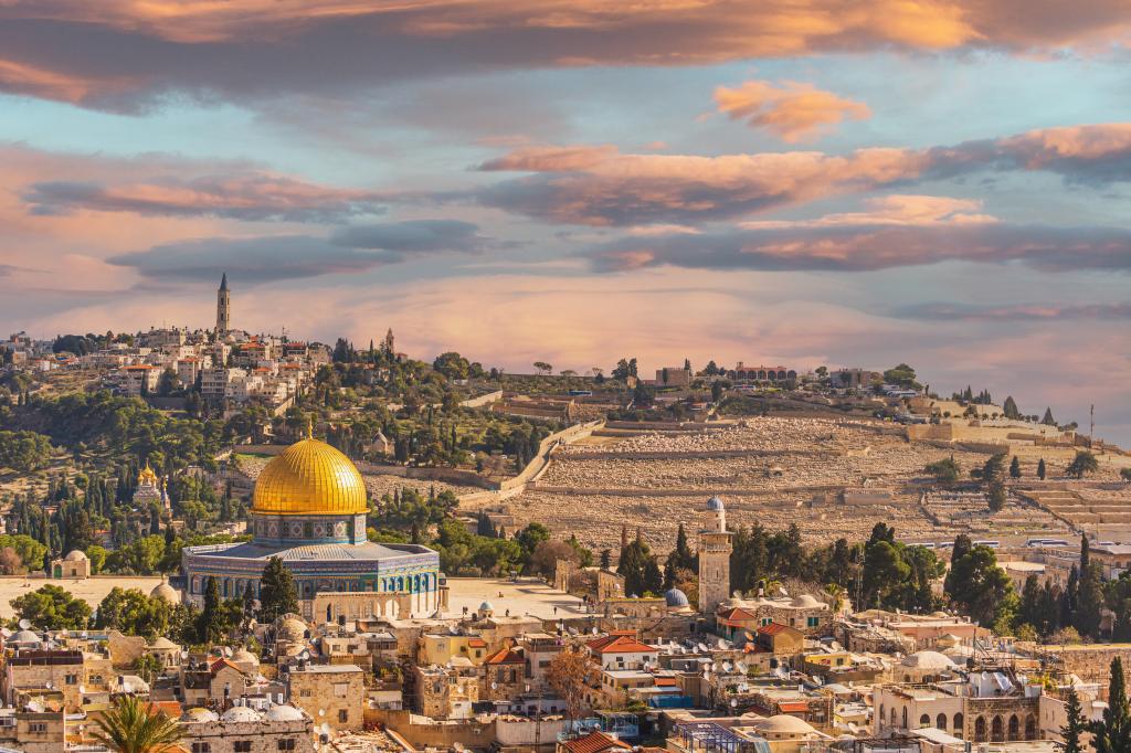 The Dome of the Rock seen from inside Old town