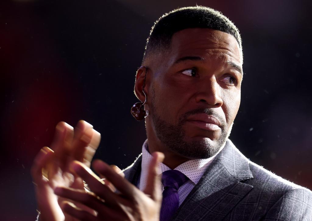 Michael Strahan will interview Bill Belichick for Good Morning America.