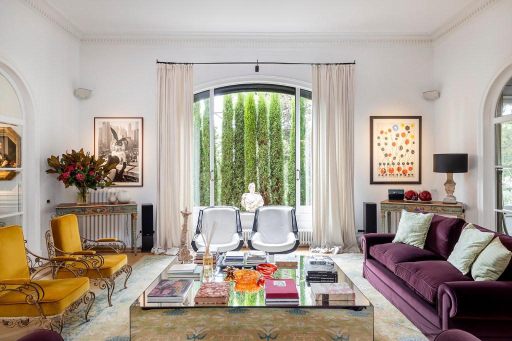 Another living area. 