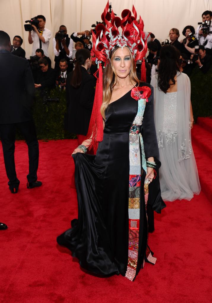 Sarah Jessica Parker arriving at the 2015 MET Museum Costume Institute Benefit Gala in New York