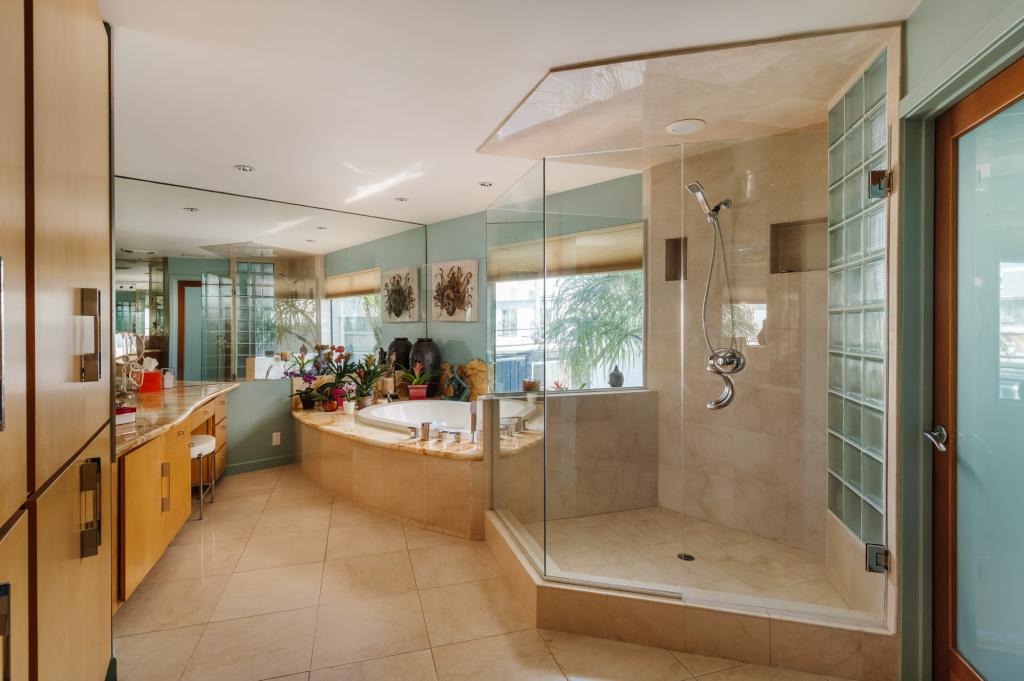One of 2.5 bathrooms. 