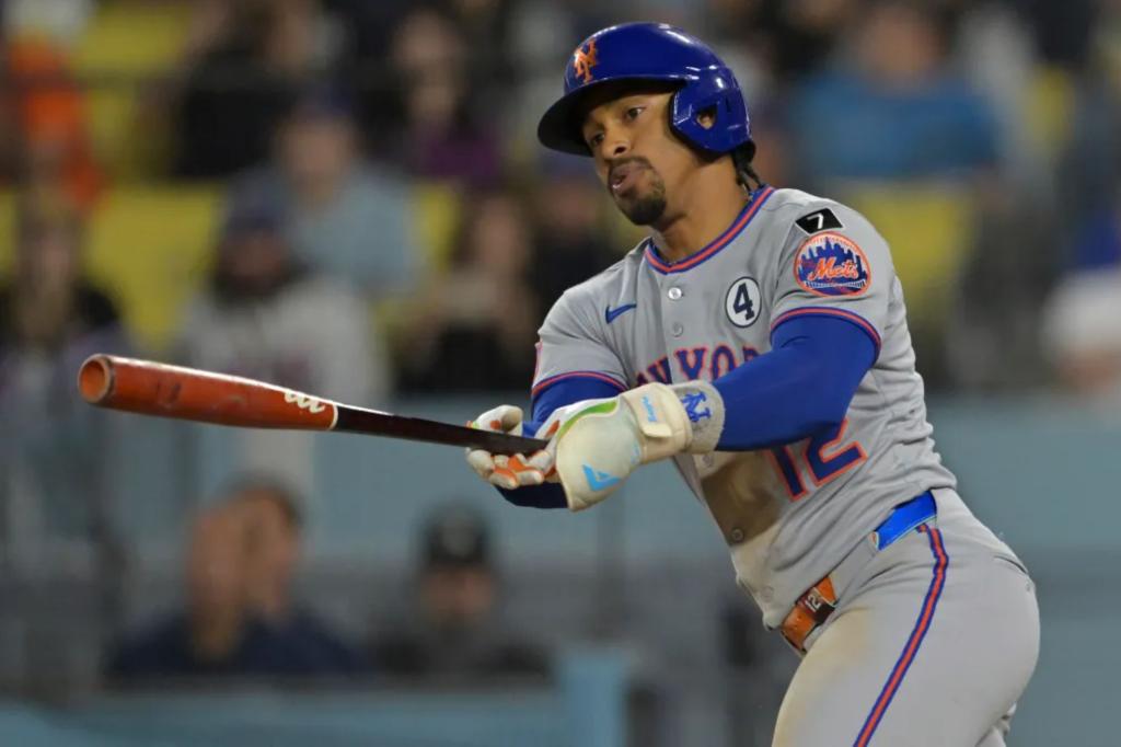 Francisco Lindor rips an RBI single in the 10th inning of the Mets' extra-inning win over the Dodgers on June 2, 2025.